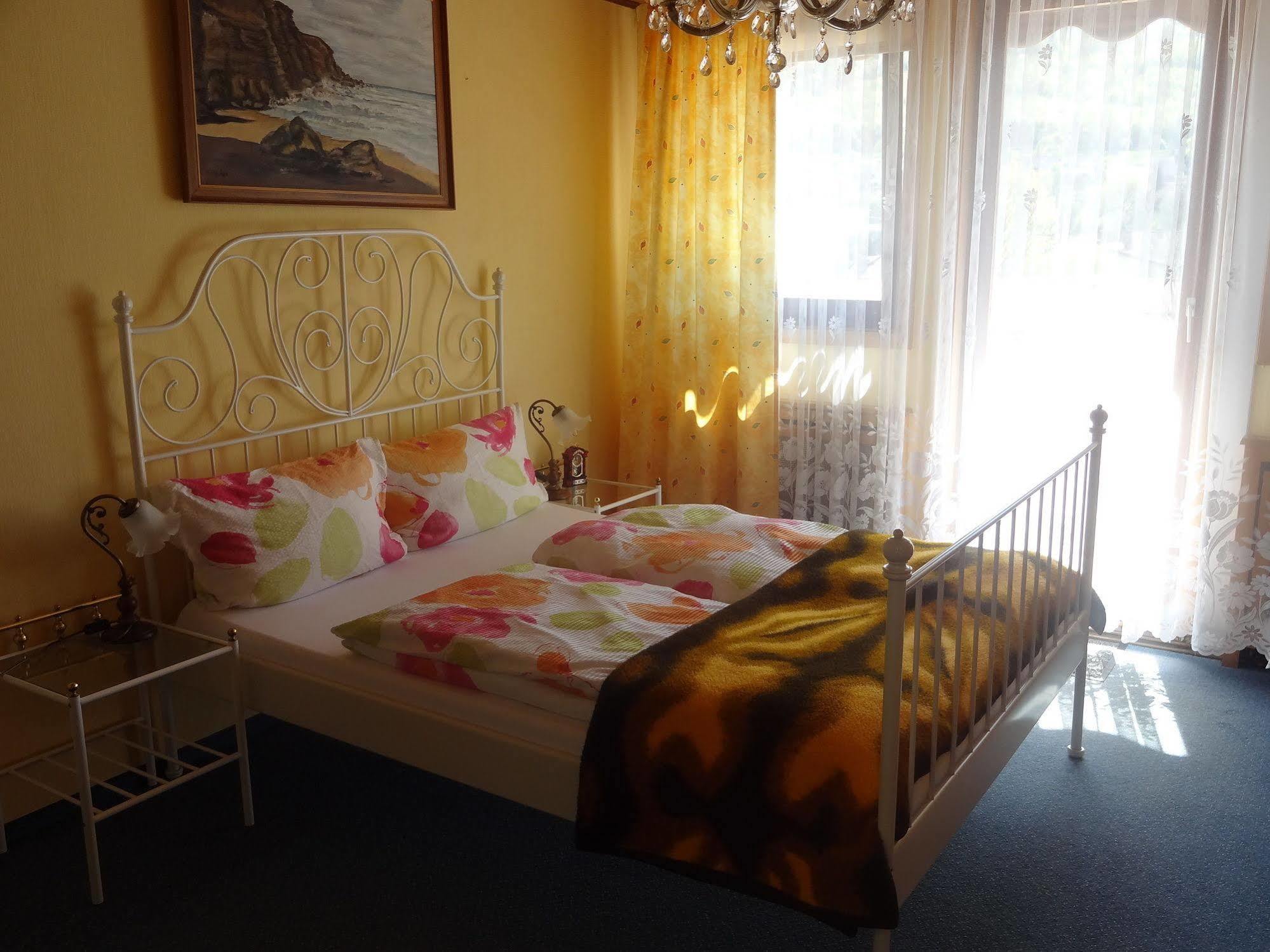 Star Hotel Fachbach Kültér fotó