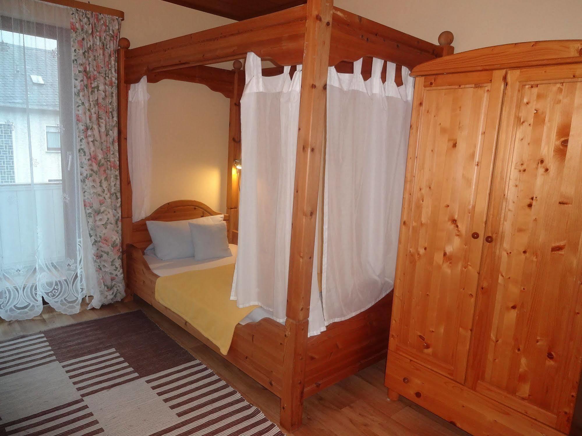 Star Hotel Fachbach Kültér fotó